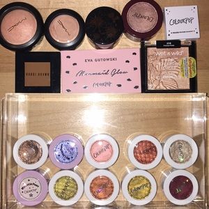 MAKEUP BUNDLE WITH LIMITED EDITION